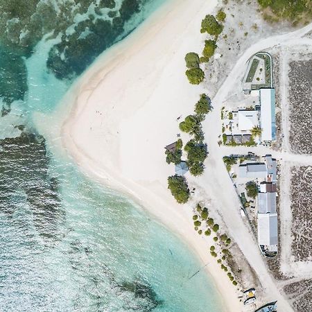 One The Island Hotel นาอิฟารุ ภายนอก รูปภาพ