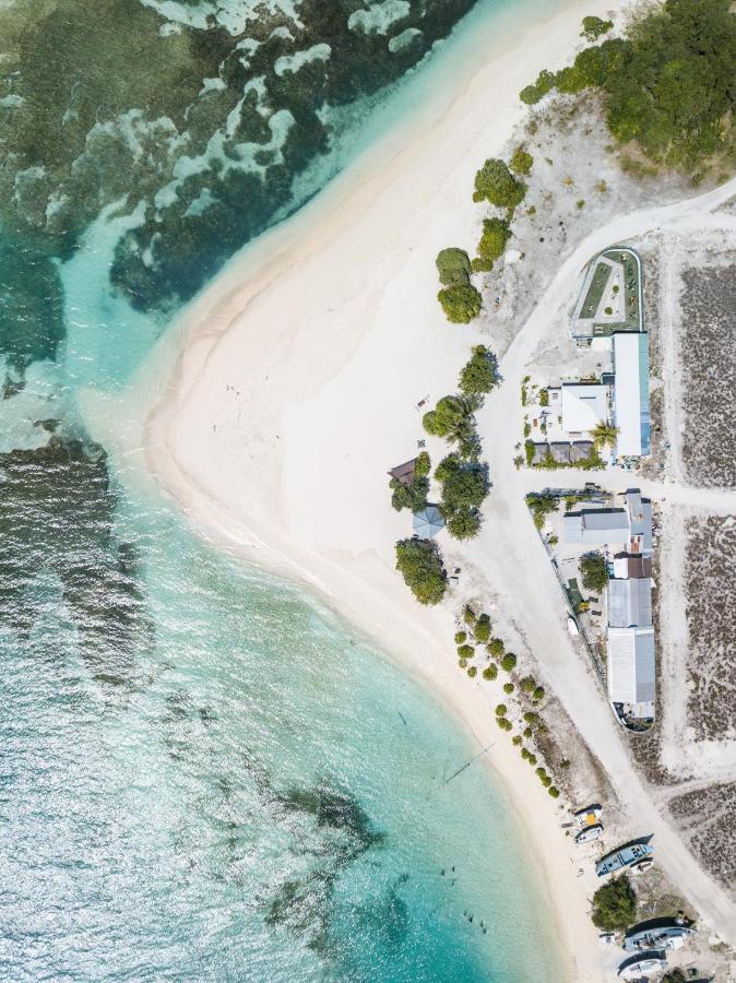 One The Island Hotel นาอิฟารุ ภายนอก รูปภาพ
